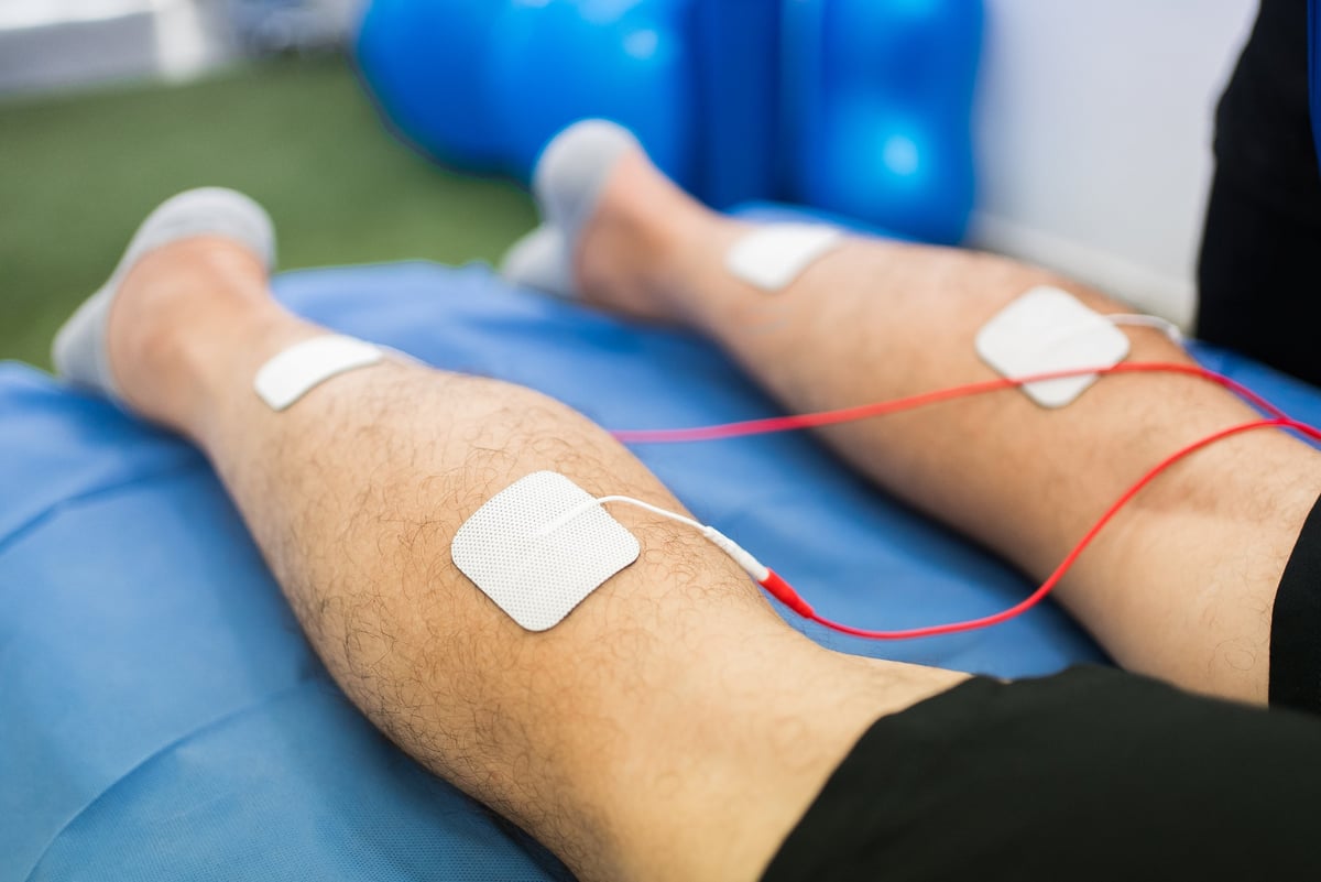 Aplicación de electrodos para electromiografía de superficie durante una valoración fisioterapéutica